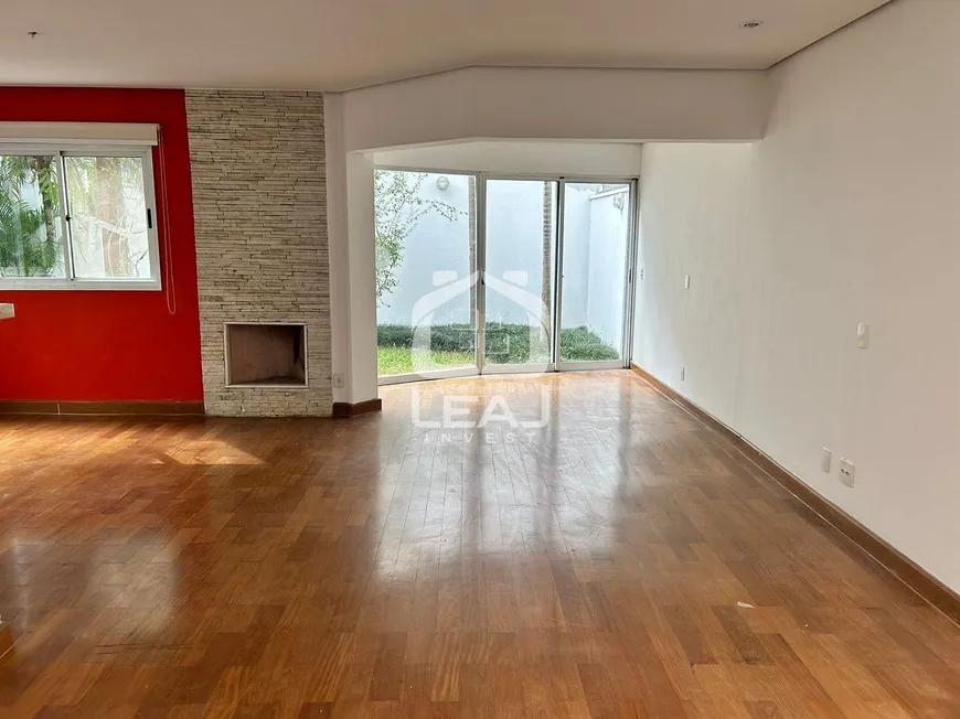 Foto 1 de Casa de Condomínio com 3 Quartos à venda, 230m² em Jardim Panorama, São Paulo