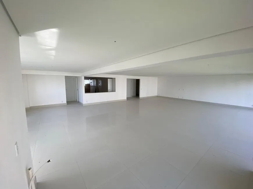 Foto 1 de Apartamento com 5 Quartos à venda, 312m² em Jaqueira, Recife