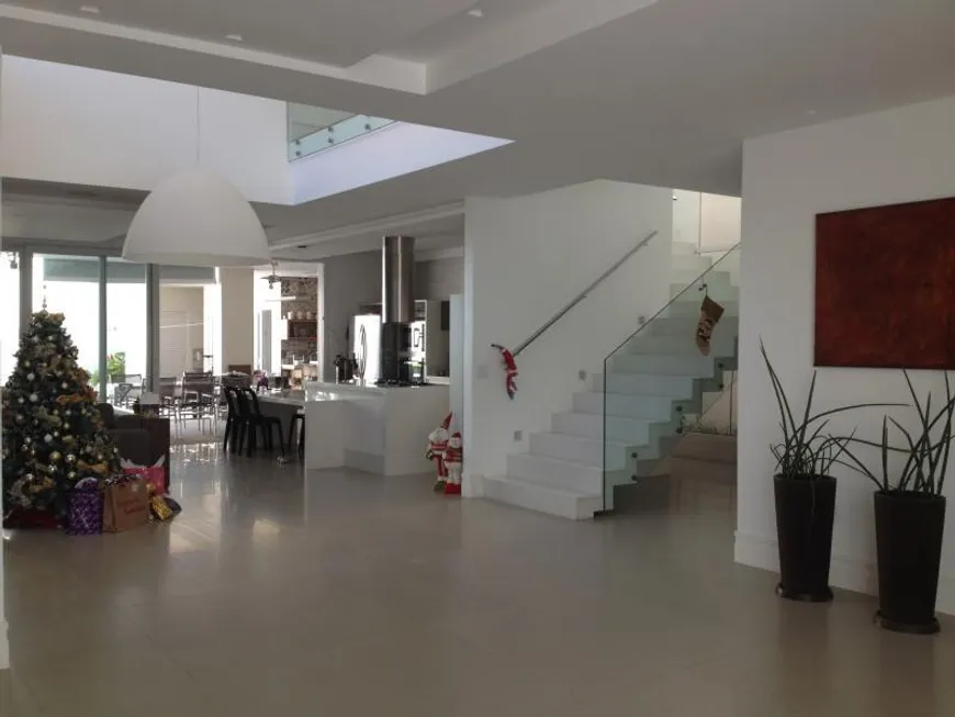 Foto 1 de Casa com 5 Quartos à venda, 400m² em Morada da Colina, Volta Redonda