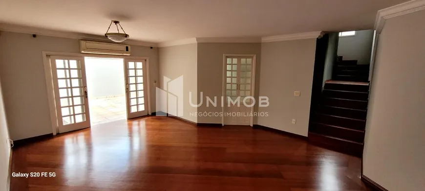 Foto 1 de Casa com 3 Quartos para venda ou aluguel, 213m² em Jardim São Carlos, Campinas