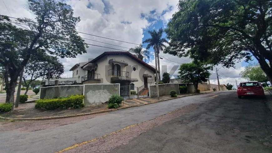 Foto 1 de Casa com 3 Quartos à venda, 210m² em Jardim Santo Antônio, Valinhos