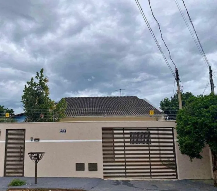 Foto 1 de Casa com 3 Quartos à venda, 270m² em Taguatinga Centro, Brasília