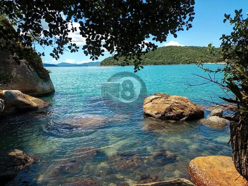 Foto 1 de Lote/Terreno à venda, 2414m² em Costeira da Armacao, Governador Celso Ramos