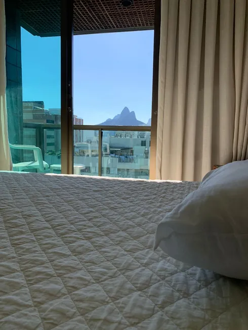 Foto 1 de Apartamento com 2 Quartos à venda, 60m² em Ipanema, Rio de Janeiro