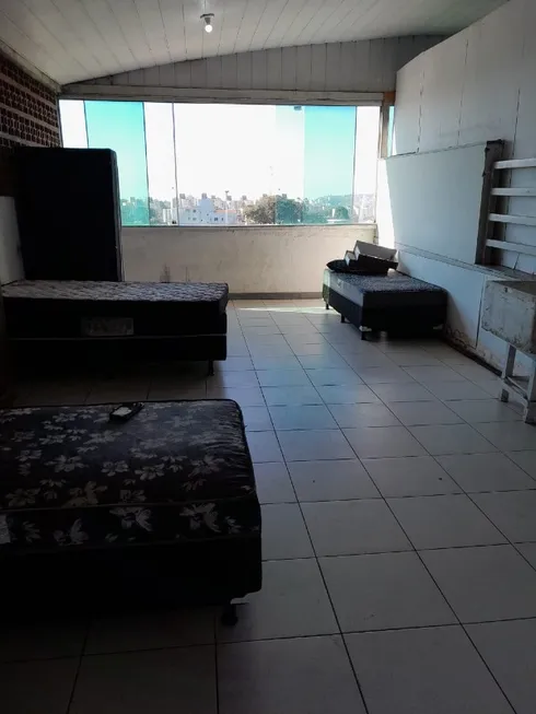 Foto 1 de Casa com 3 Quartos para alugar, 100m² em Califórnia, Belo Horizonte