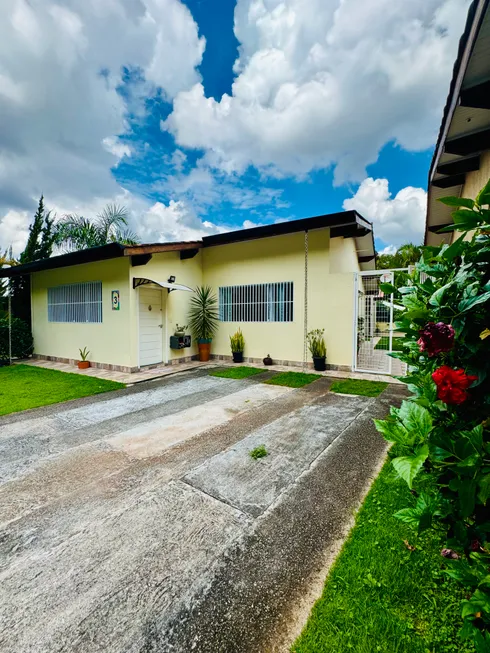 Foto 1 de Casa com 3 Quartos para venda ou aluguel, 180m² em Chacara Vale do Rio Cotia, Carapicuíba