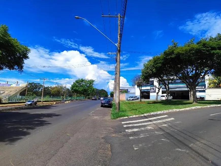 Foto 1 de Imóvel Comercial com 3 Quartos para alugar, 187m² em Santa Mônica, Uberlândia