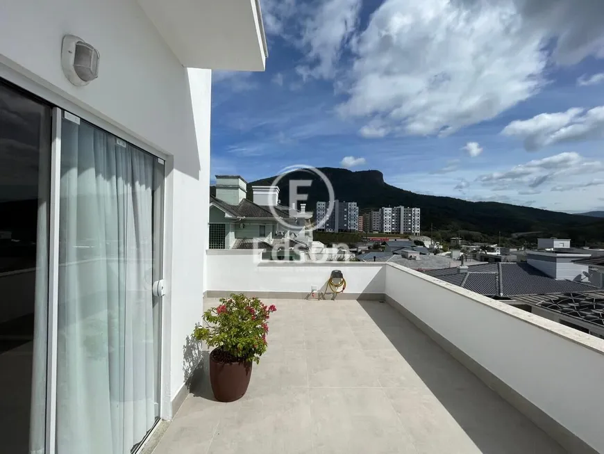 Foto 1 de Casa com 3 Quartos à venda, 350m² em Pedra Branca, Palhoça