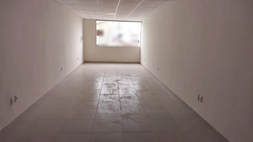 Foto 1 de Ponto Comercial com 1 Quarto para alugar, 40m² em Imbetiba, Macaé