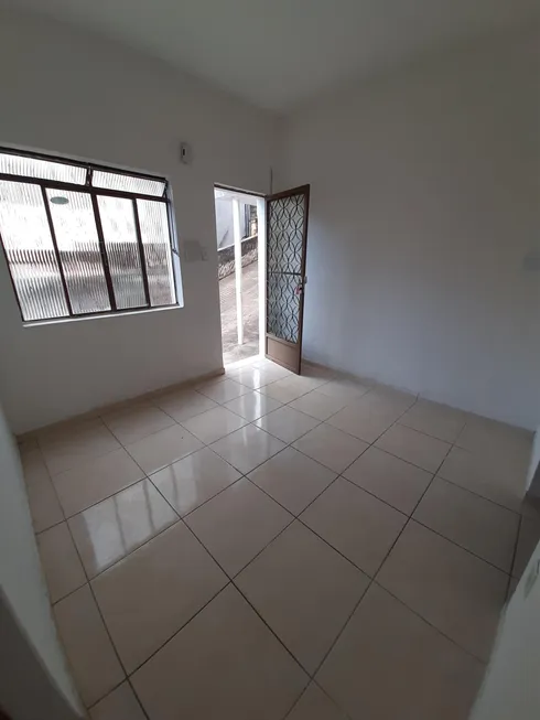 Foto 1 de Casa com 2 Quartos para alugar, 50m² em Progresso, Juiz de Fora