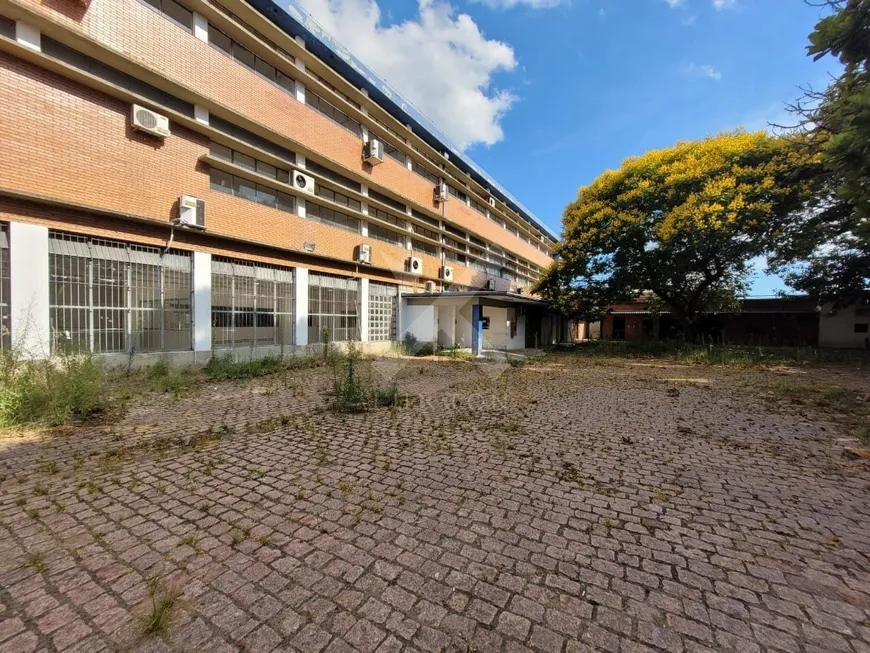 Foto 1 de Galpão/Depósito/Armazém para alugar, 3700m² em Navegantes, Porto Alegre