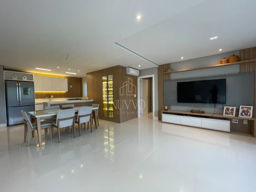 Foto 1 de Apartamento com 3 Quartos à venda, 230m² em Jurerê Internacional, Florianópolis