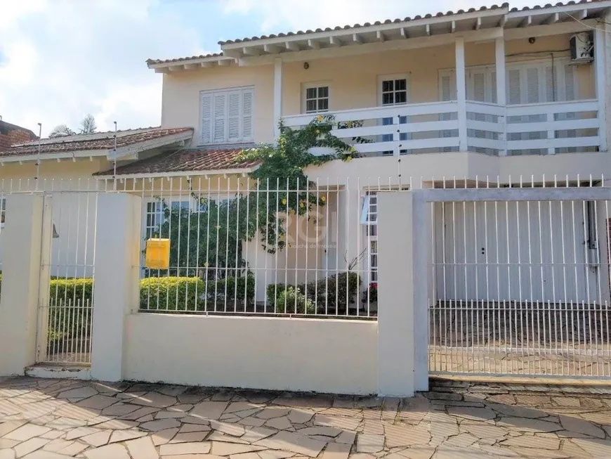 Foto 1 de Casa com 3 Quartos à venda, 266m² em Vila Nova, Porto Alegre