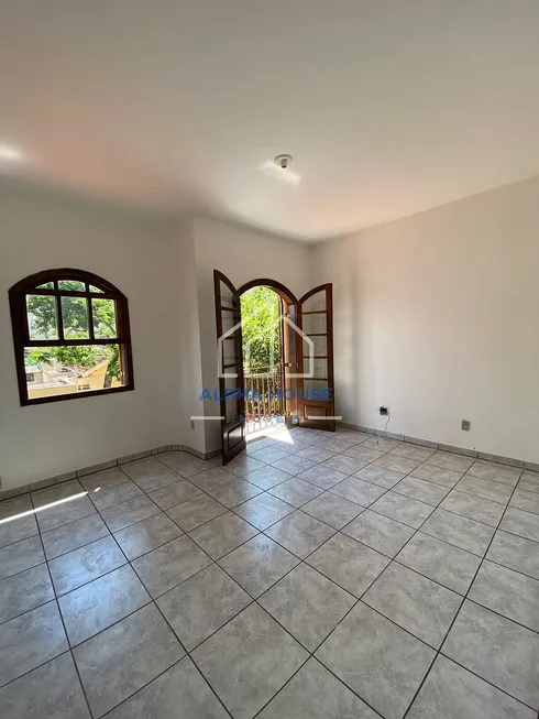 Foto 1 de Sobrado com 3 Quartos à venda, 130m² em Jardim das Nações, Taubaté