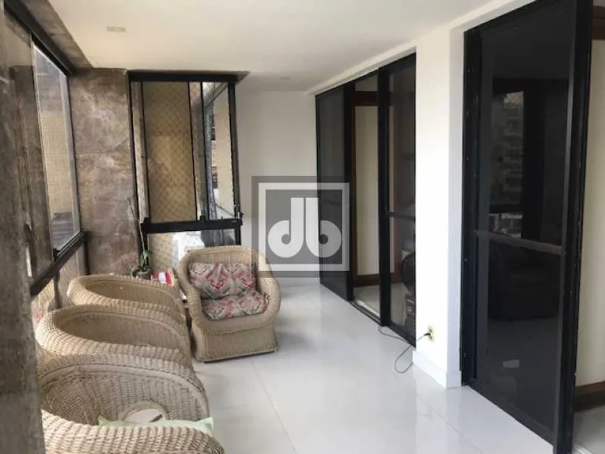 Foto 1 de Apartamento com 3 Quartos à venda, 124m² em Barra da Tijuca, Rio de Janeiro