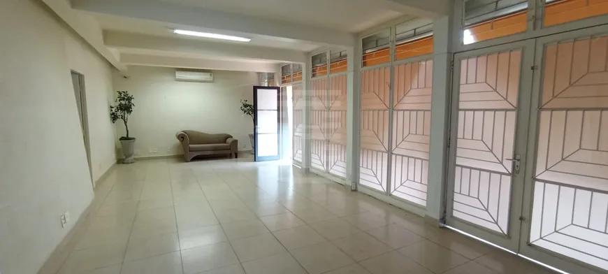 Foto 1 de Casa com 4 Quartos para alugar, 320m² em Nova Campinas, Campinas