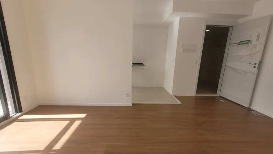 Foto 1 de Apartamento com 2 Quartos à venda, 56m² em Barra da Tijuca, Rio de Janeiro