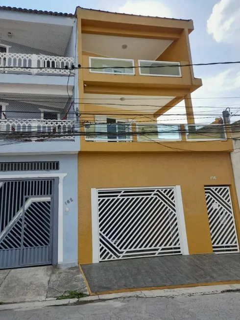 Foto 1 de Sobrado com 3 Quartos à venda, 270m² em Jardim Aracy, Mauá