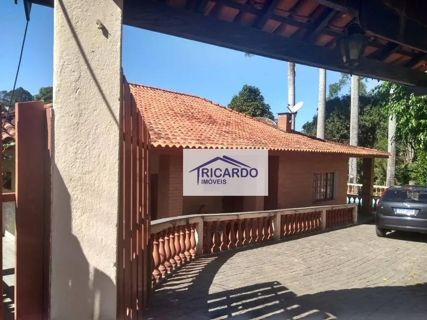 Foto 1 de Fazenda/Sítio com 3 Quartos à venda, 500m² em Recanto Alpina, Santa Isabel