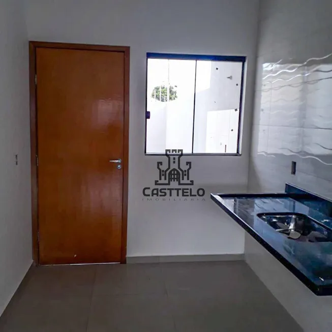 Foto 1 de Casa com 2 Quartos à venda, 65m² em Colinas, Londrina