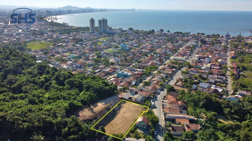 Foto 1 de Lote/Terreno à venda, 2138m² em Centro, Penha