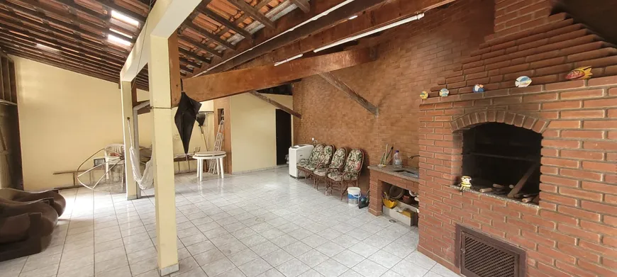 Foto 1 de Casa com 3 Quartos à venda, 210m² em Balneário Gaivotas, Itanhaém