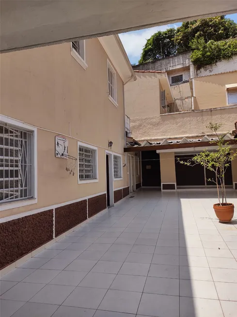 Foto 1 de Casa com 3 Quartos para alugar, 270m² em Vila Ipojuca, São Paulo