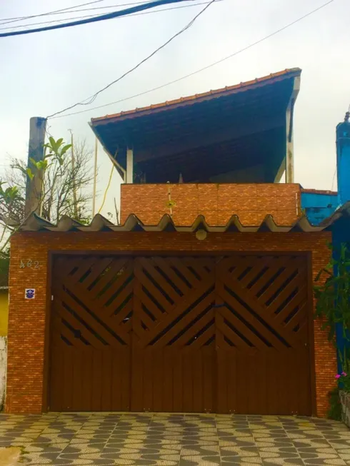 Foto 1 de Sobrado com 3 Quartos à venda, 100m² em Centro, Mongaguá