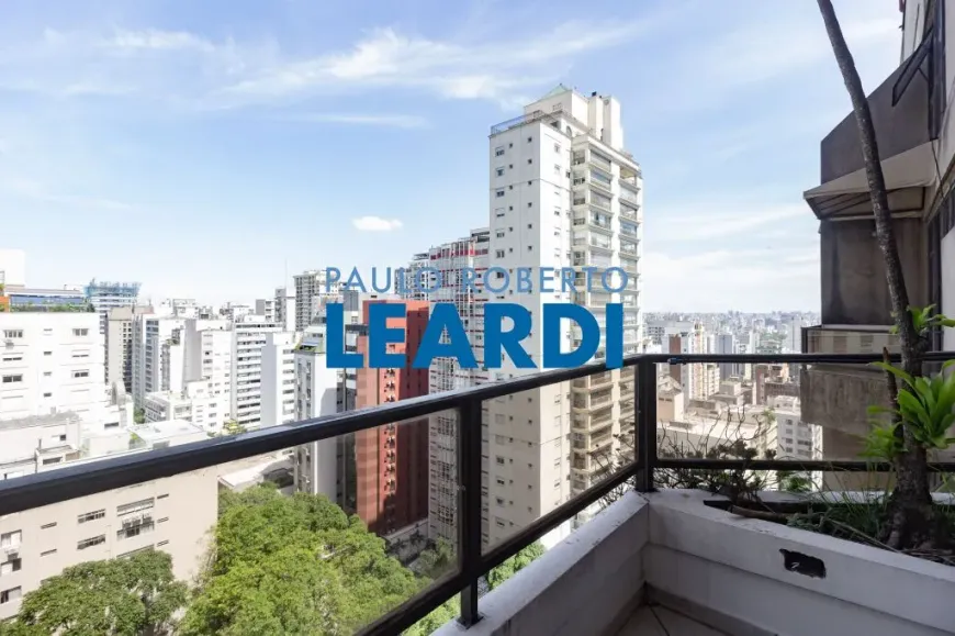 Foto 1 de Cobertura com 2 Quartos para venda ou aluguel, 85m² em Jardim América, São Paulo