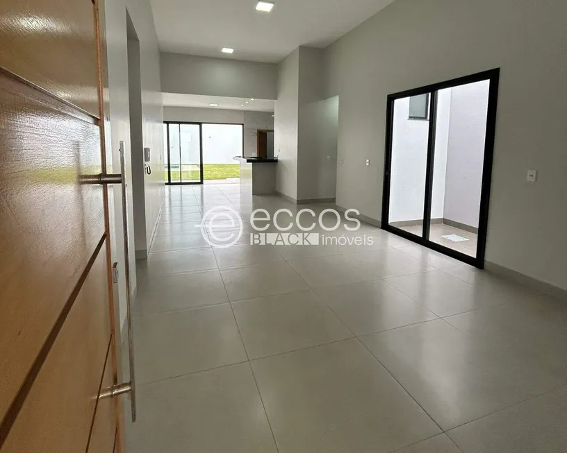 Foto 1 de Casa com 3 Quartos à venda, 176m² em Cidade Jardim, Uberlândia