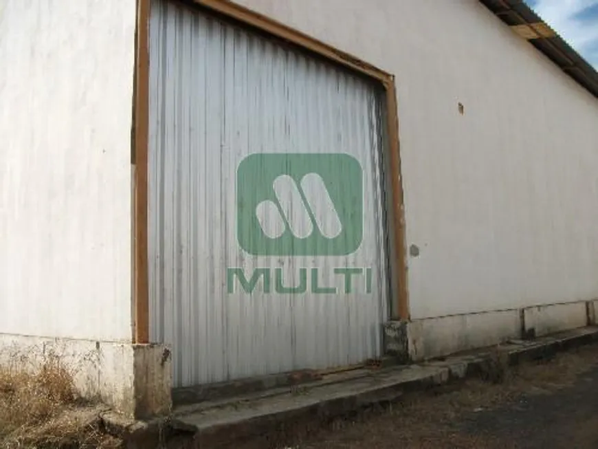 Foto 1 de Galpão/Depósito/Armazém com 1 Quarto para alugar, 1m² em Distrito Industrial, Uberlândia