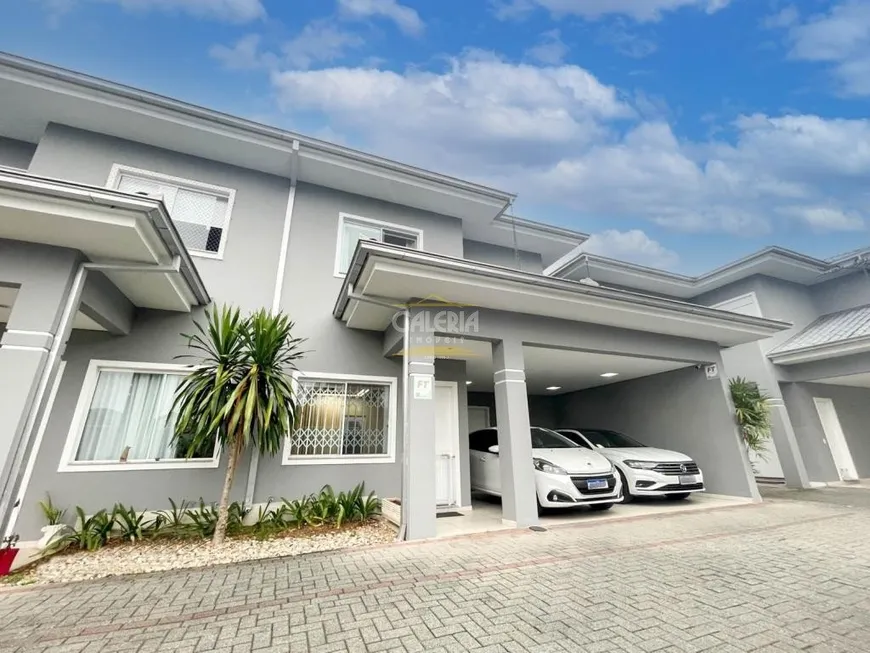 Foto 1 de Casa de Condomínio com 3 Quartos para alugar, 165m² em Glória, Joinville