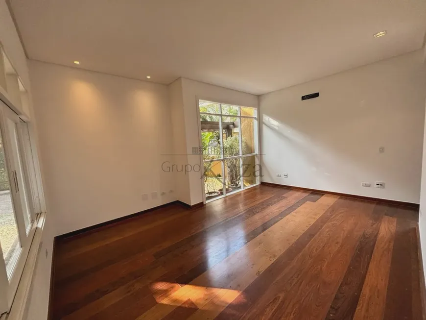 Foto 1 de Casa de Condomínio com 4 Quartos à venda, 255m² em Morumbi, São Paulo