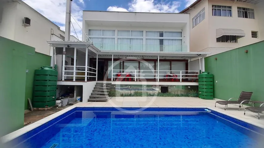 Foto 1 de Casa com 3 Quartos à venda, 328m² em Jardim Guanabara, Rio de Janeiro