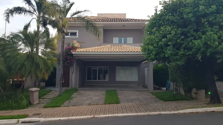 Foto 1 de Casa de Condomínio com 3 Quartos para alugar, 340m² em Rodoviária Parque, Cuiabá