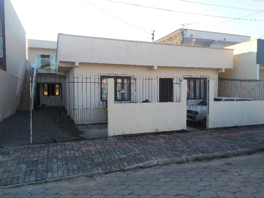 Foto 1 de Casa com 6 Quartos à venda, 100m² em Santa Regina, Camboriú