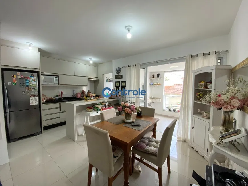 Foto 1 de Apartamento com 2 Quartos à venda, 88m² em Barreiros, São José