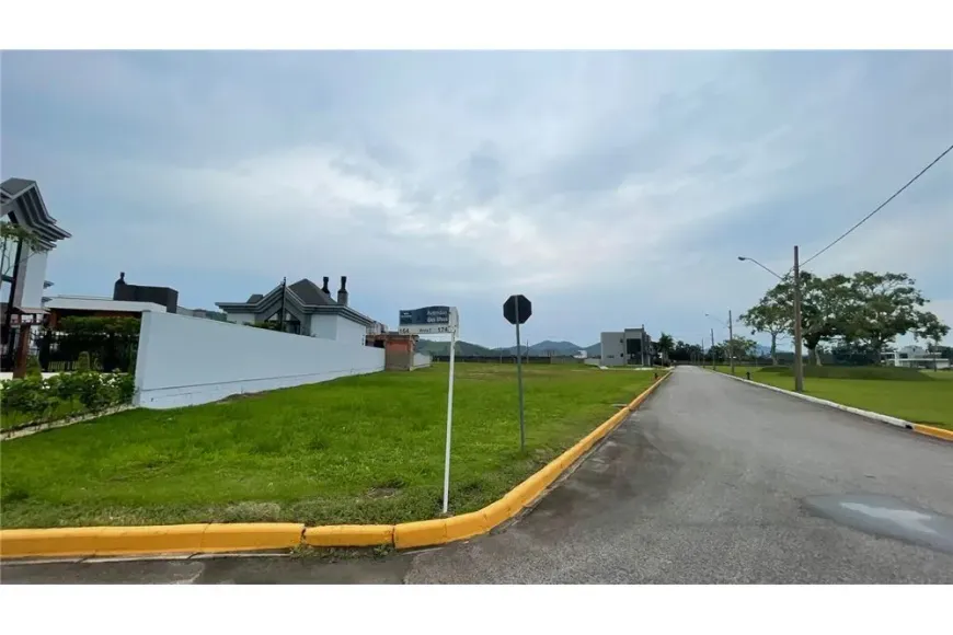 Foto 1 de Lote/Terreno à venda, 556m² em Santa Regina, Camboriú
