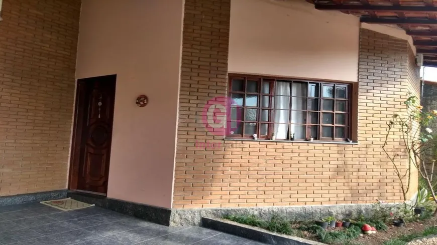 Foto 1 de Casa com 5 Quartos à venda, 180m² em Cidade Jardim, Jacareí