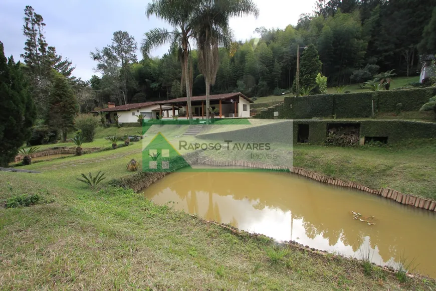 Foto 1 de Fazenda/Sítio com 3 Quartos à venda, 1100m² em Zona Rural, Cotia