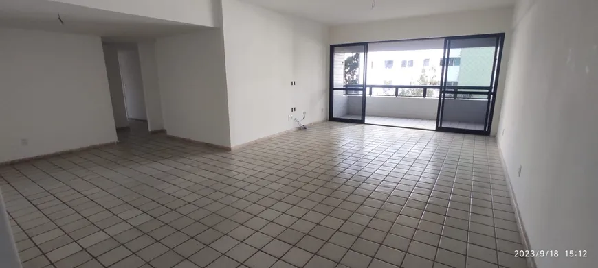 Foto 1 de Apartamento com 4 Quartos à venda, 175m² em Monteiro, Recife