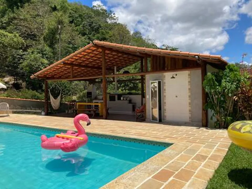 Foto 1 de Fazenda/Sítio com 8 Quartos à venda, 3800m² em Granja Mafra, Teresópolis