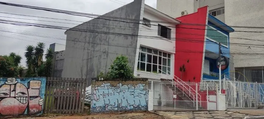 Foto 1 de Sobrado com 4 Quartos para alugar, 200m² em Cambuci, São Paulo