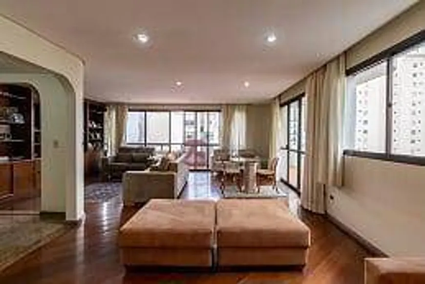Foto 1 de Apartamento com 4 Quartos à venda, 247m² em Higienópolis, São Paulo