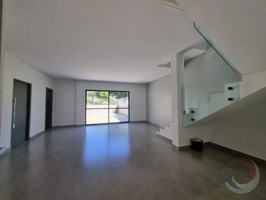 Foto 1 de Casa com 3 Quartos à venda, 255m² em Córrego Grande, Florianópolis
