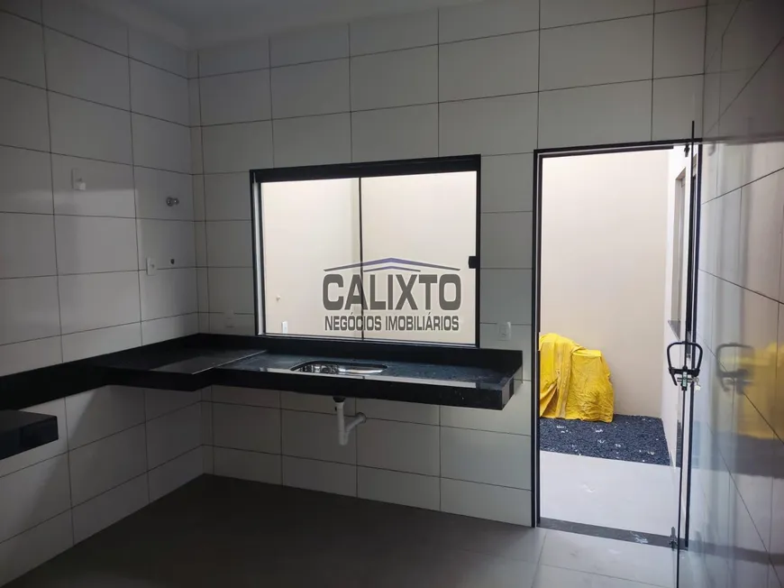 Foto 1 de Casa com 2 Quartos à venda, 64m² em Jardim Brasília, Uberlândia