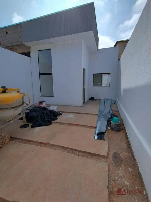 Foto 1 de Casa com 2 Quartos à venda, 62m² em Jardim Continental I, Taubaté