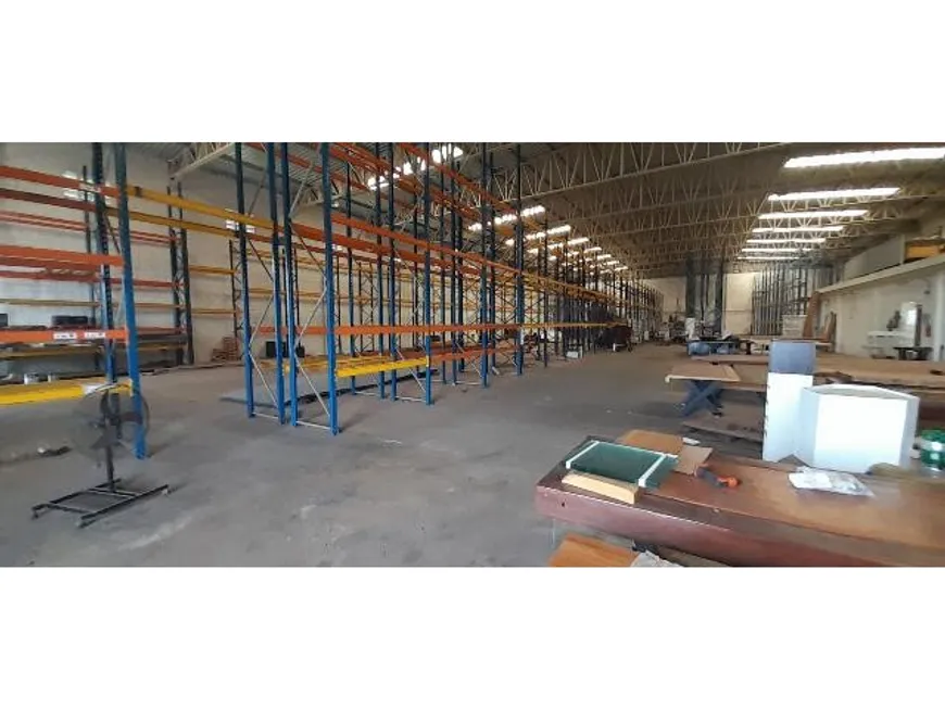 Foto 1 de Galpão/Depósito/Armazém para alugar, 2500m² em Distrito Industrial, Uberlândia