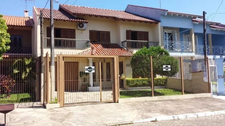 Foto 1 de Sobrado com 4 Quartos à venda, 250m² em São Luís, Canoas