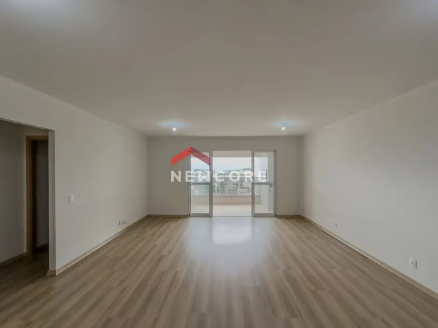 Foto 1 de Apartamento com 3 Quartos à venda, 135m² em Centro, Cascavel